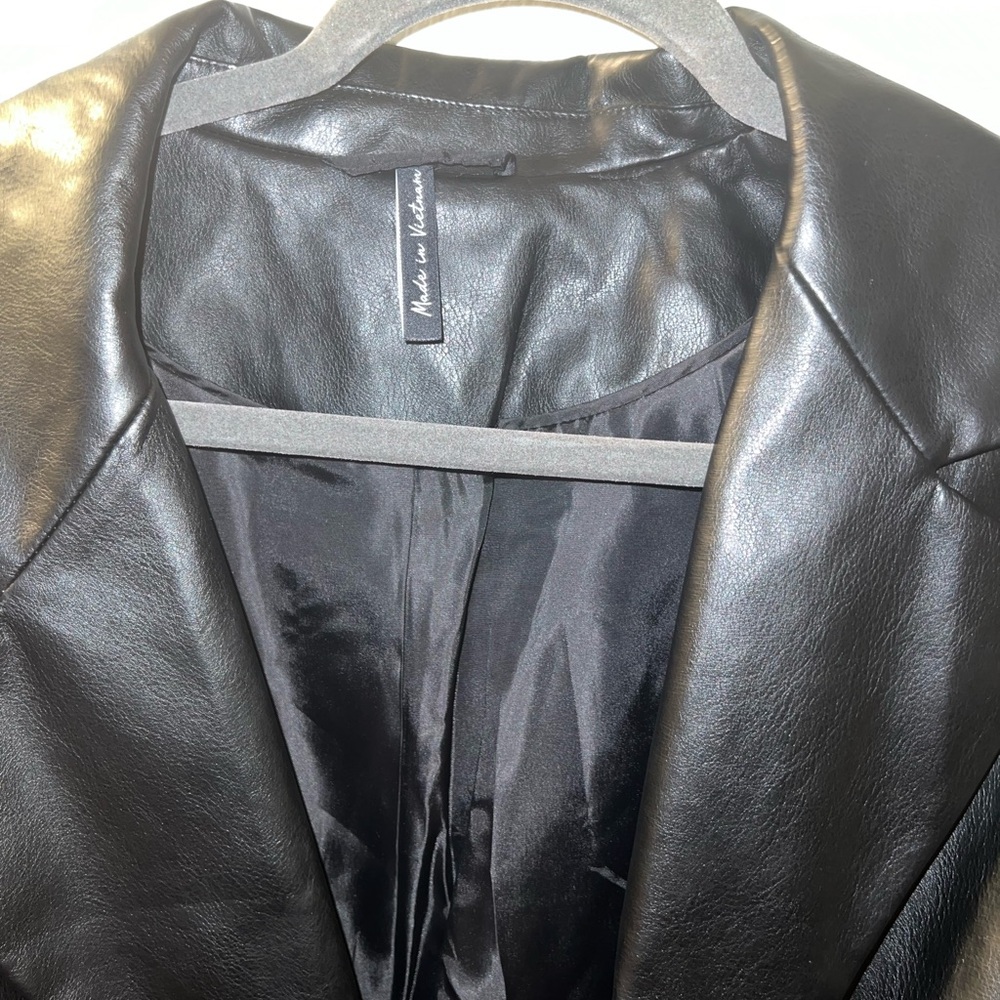 Faux leather jacket - Picture 5 of 7